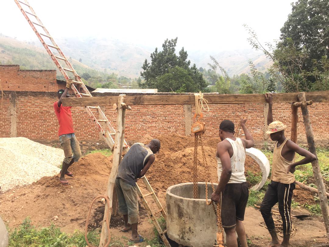 Projet de forage d’eau potable à Kinaga – Kavimvira au sein du CEFI asbl